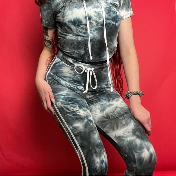 Source Unknown Blue and Gray Jumpsuit with Sporty Tie-Dye Design - Picture 1 of 4